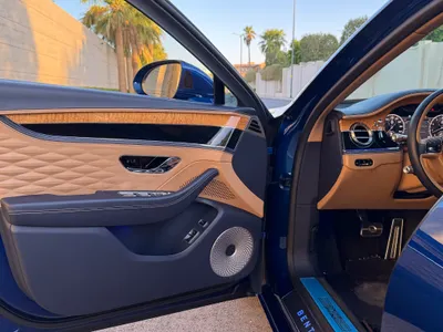 2020 بنتلي كونتيننتل فلاينج سبير الاصدار الاول