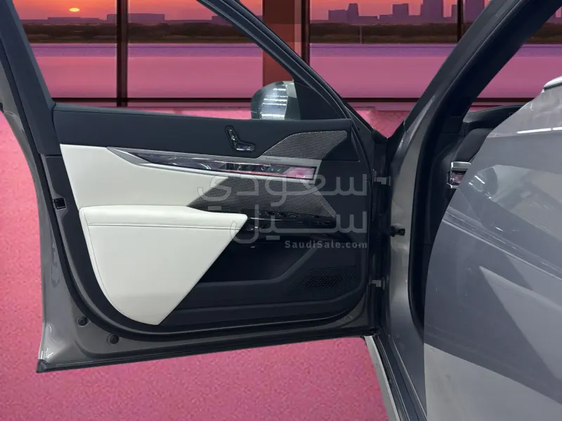 2026 بي ام دبليو الفئة السابعة 735أي