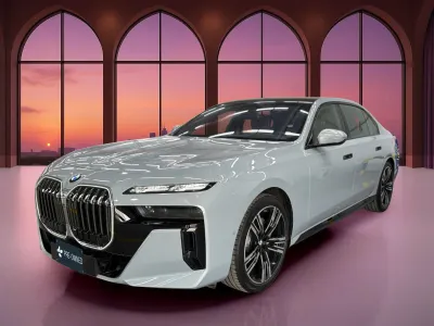 2026 بي ام دبليو الفئة السابعة 735أي