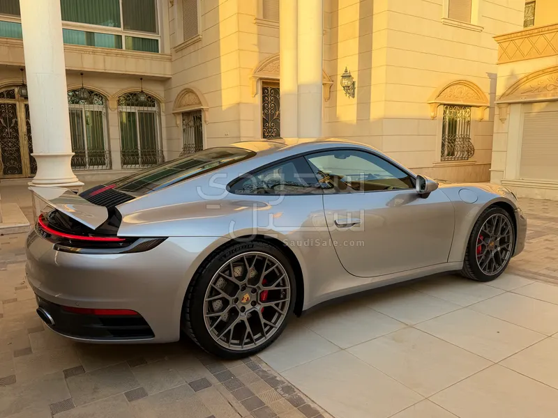 2023 بورش 911 كاريرا اس