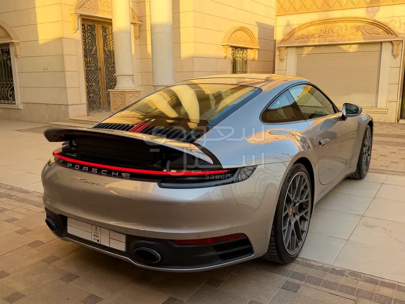 2023 بورش 911 كاريرا اس