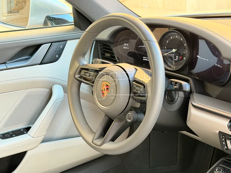 2023 بورش 911 كاريرا اس
