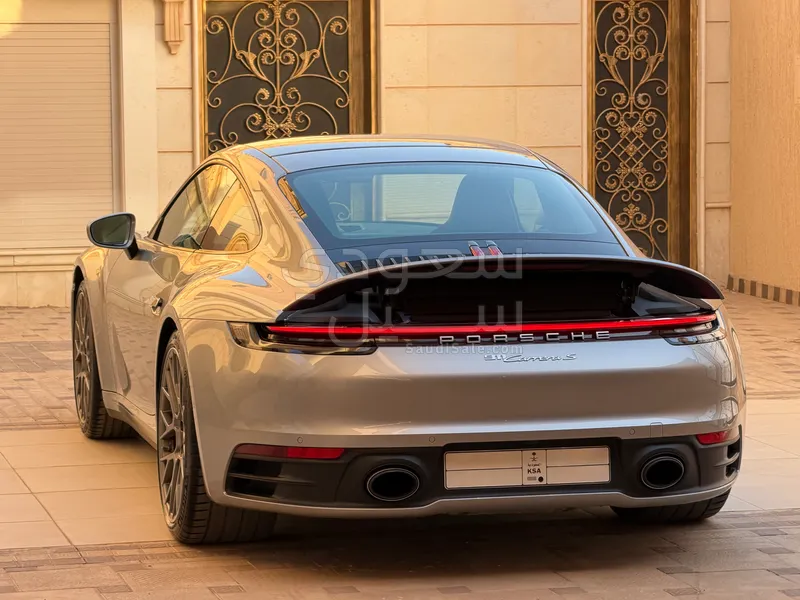 2023 بورش 911 كاريرا اس