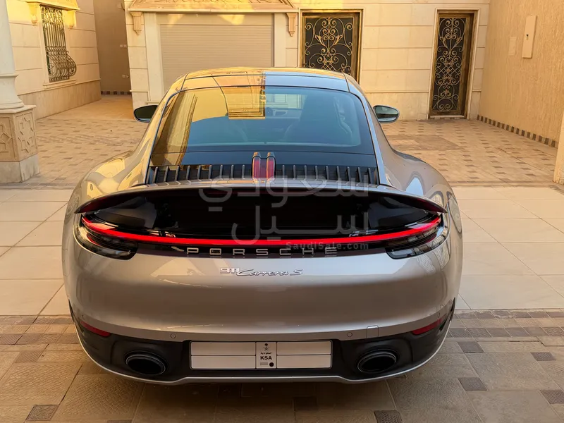 2023 بورش 911 كاريرا اس