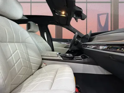 2026 بي ام دبليو الفئة السابعة 735أي
