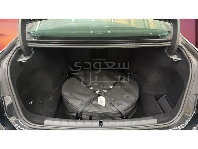 2026 بي ام دبليو الفئة السابعة 735أي
