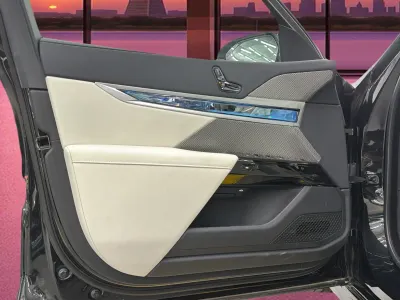 2026 بي ام دبليو الفئة السابعة 735أي