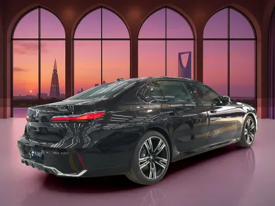 2026 بي ام دبليو الفئة السابعة 735أي
