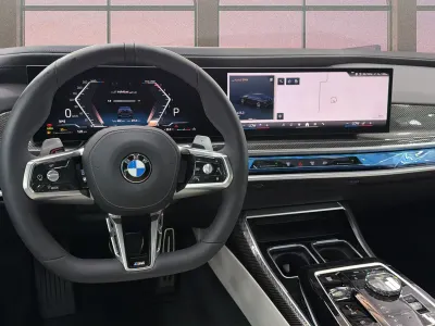 2026 بي ام دبليو الفئة السابعة 735أي