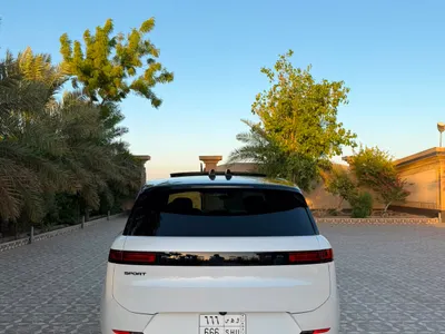 2025 لاند روفر رينج روفر سبورت اتش اس اي