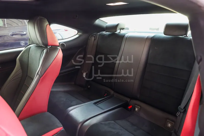 2025 لكزس أر سي 350