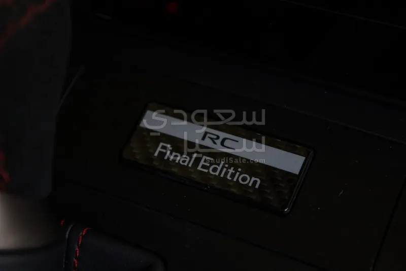 2025 لكزس أر سي 350