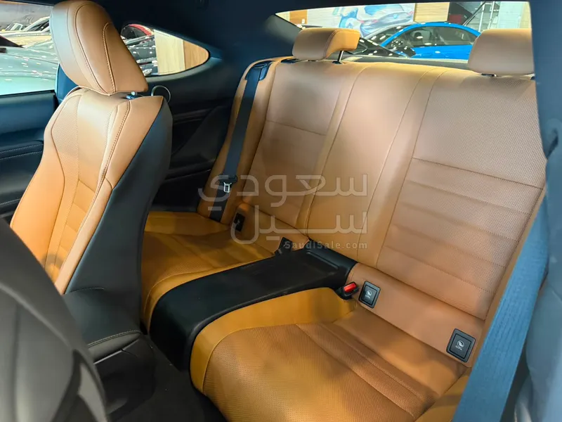 2024 لكزس أر سي 350