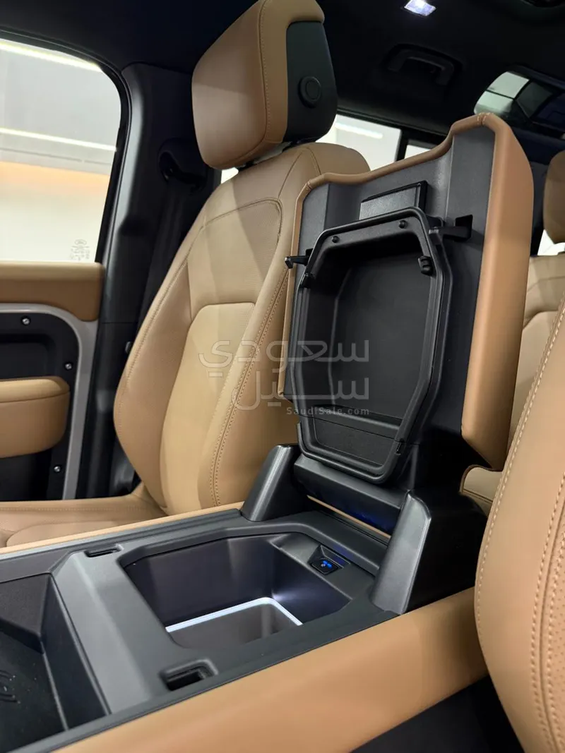 2026 لاند روفر ديفيندر 110 اكس داينمك