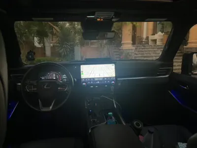 2024 لكزس جي إكس 550