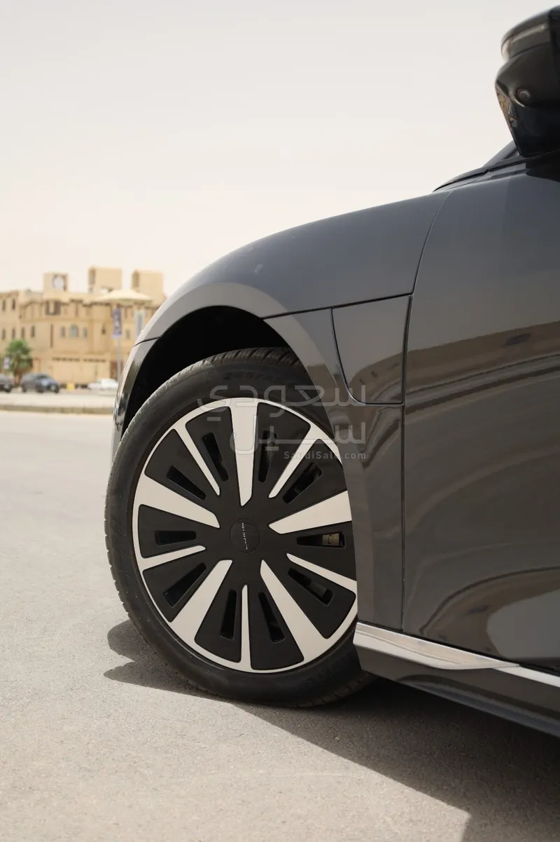 2024 لوسيد اير بيور
