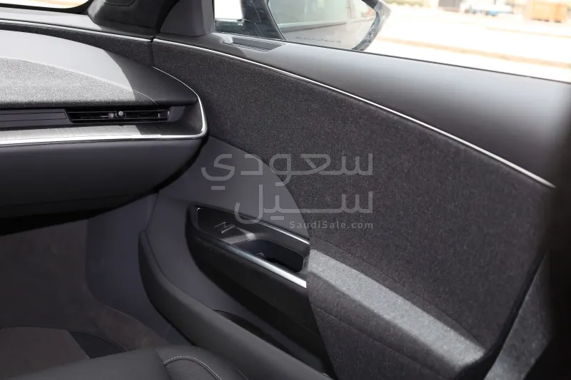 2024 لوسيد اير بيور