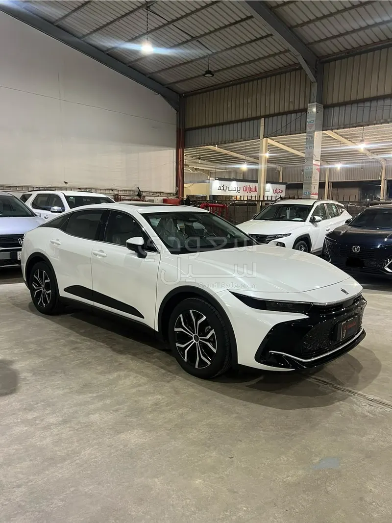 2023 تويوتا كراون بريميوم