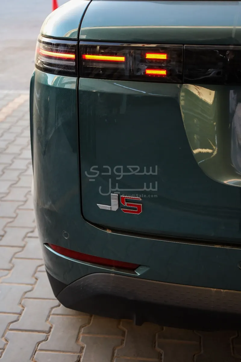 2027 شيري جاكو جي 5