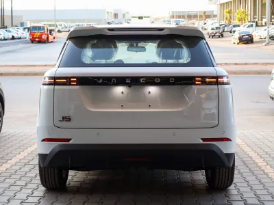 2027 شيري جاكو جي 5