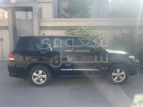 2010 تويوتا لاند كروزر في اكس ار