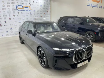 2026 بي ام دبليو الفئة السابعة 735أي