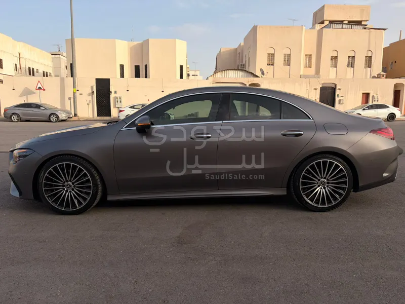 2025 مرسيدس - بنز سي إل أي 200