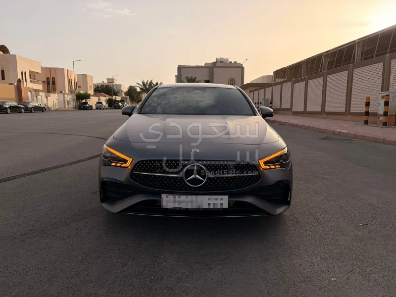 2025 مرسيدس - بنز سي إل أي 200