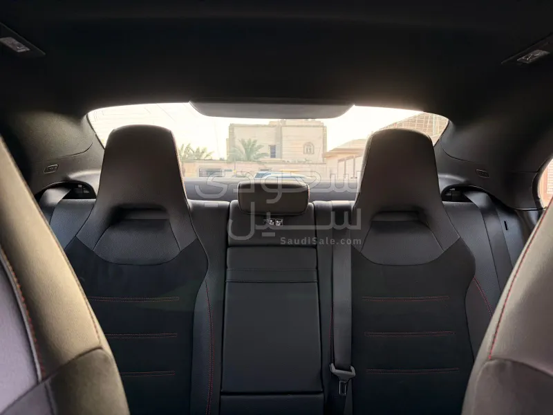 2025 مرسيدس - بنز سي إل أي 200