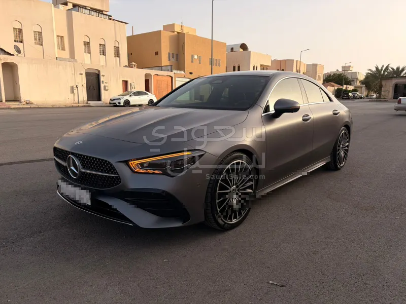 2025 مرسيدس - بنز سي إل أي 200