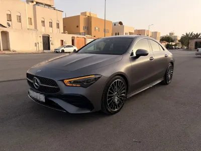 2025 مرسيدس - بنز سي إل أي 200