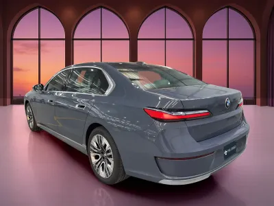 2026 بي ام دبليو الفئة السابعة 735أي