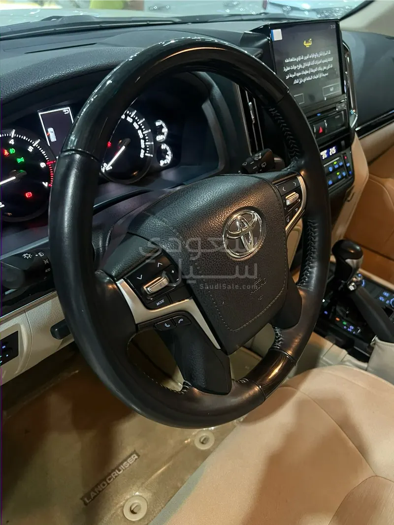 2021 تويوتا لاند كروزر جي اكس ار