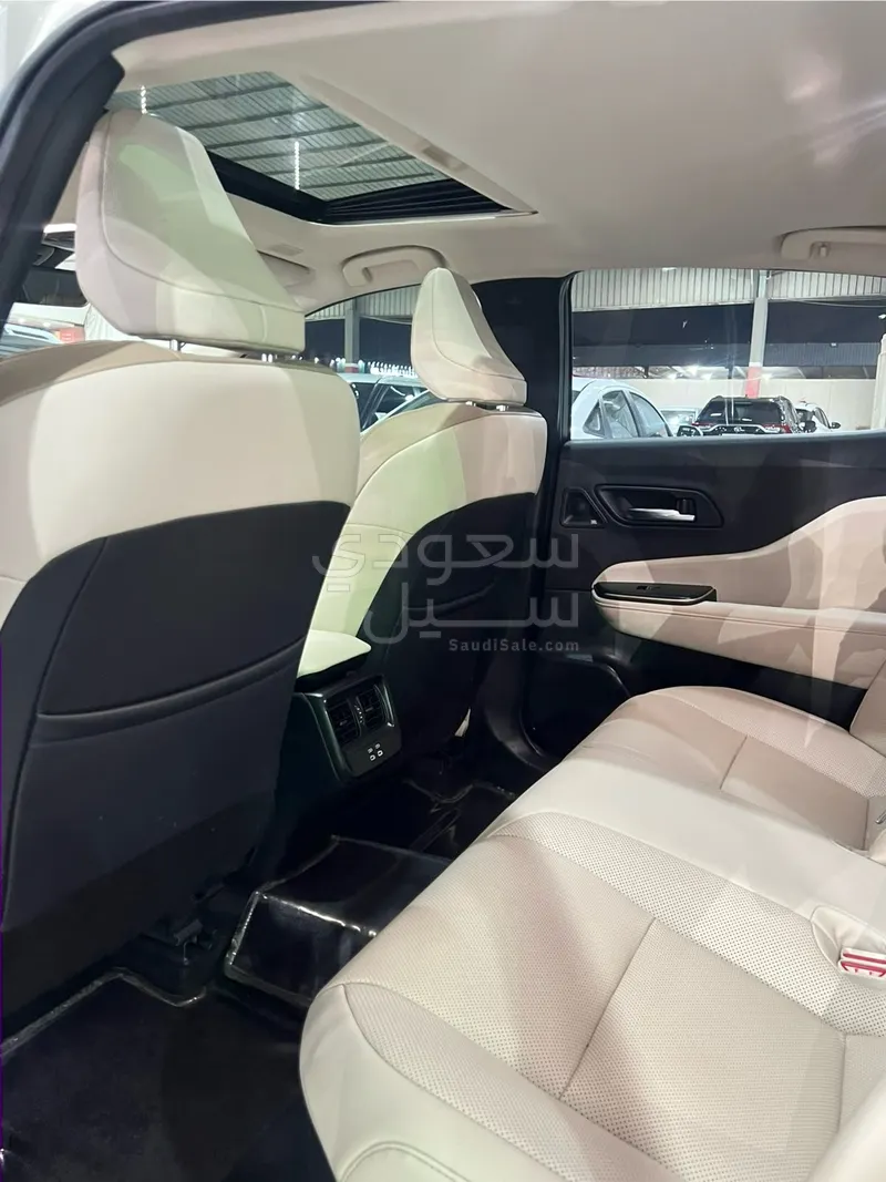2023 تويوتا كراون بريميوم