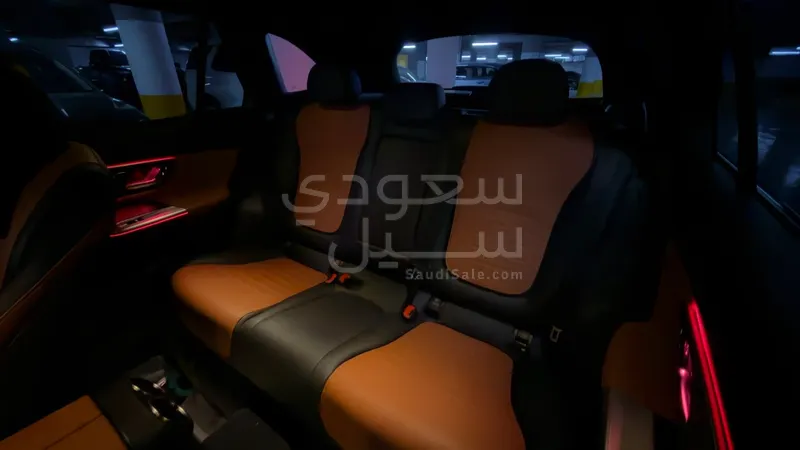2023 مرسيدس - بنز جي إل سي 300