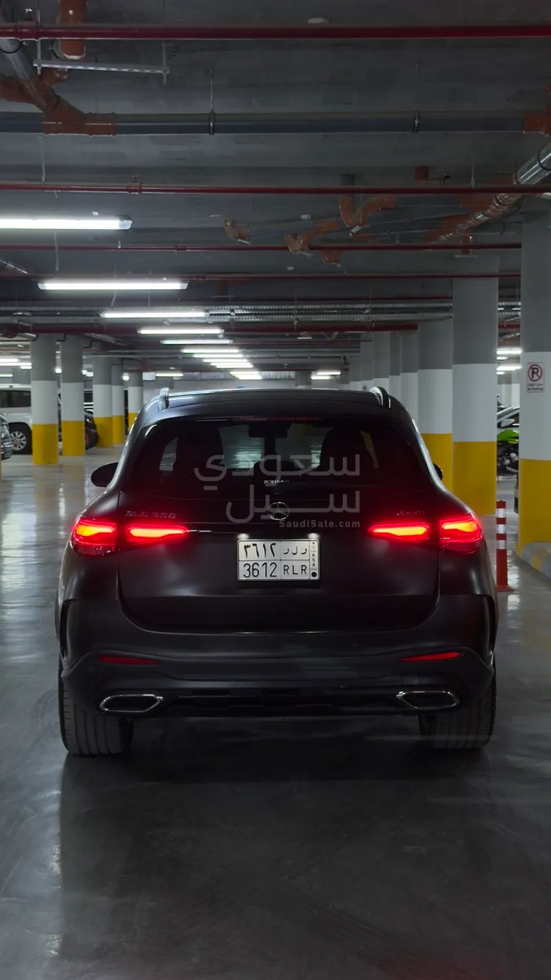2023 مرسيدس - بنز جي إل سي 300