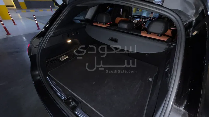 2023 مرسيدس - بنز جي إل سي 300