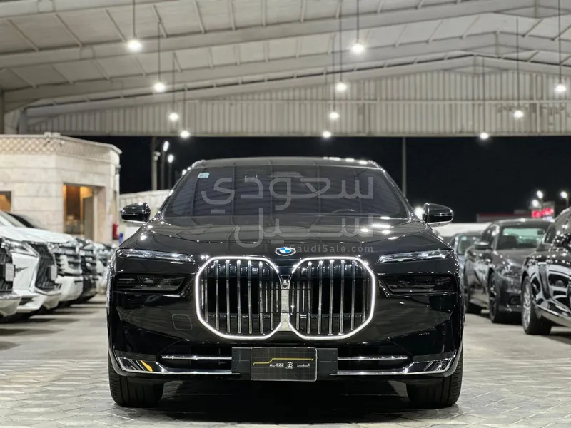 2023 بي ام دبليو الفئة السابعة 735 إل أي