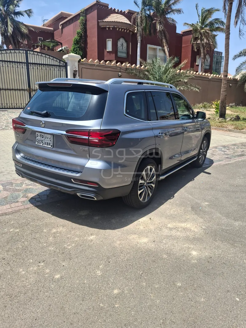 2022 ام جي ار اكس 8