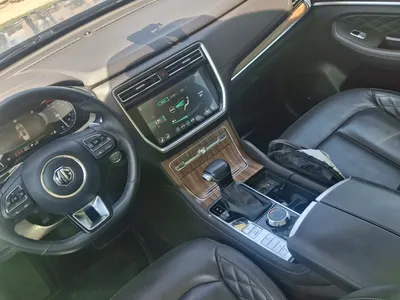 2022 ام جي ار اكس 8