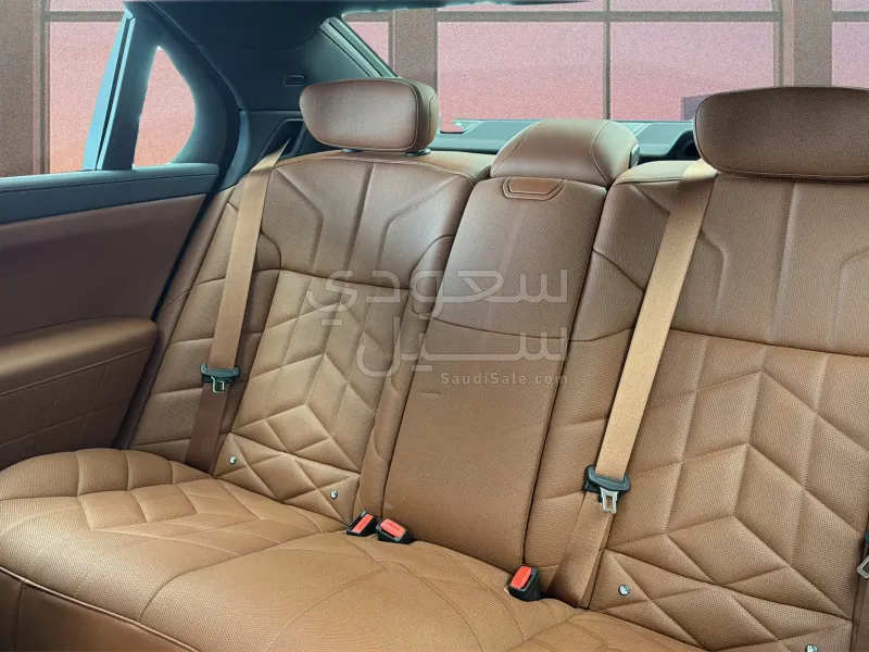 2026 بي ام دبليو الفئة السابعة 735أي