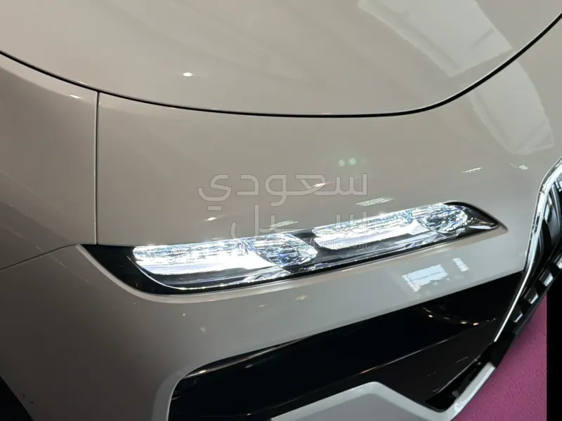 2026 بي ام دبليو الفئة السابعة 735أي