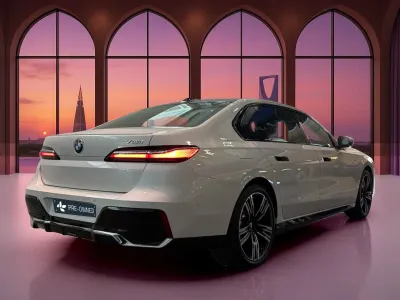 2026 بي ام دبليو الفئة السابعة 735أي