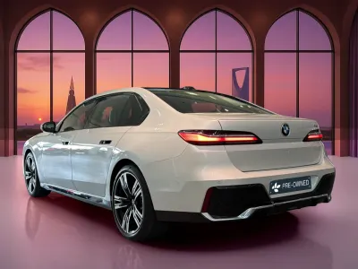 2026 بي ام دبليو الفئة السابعة 735أي