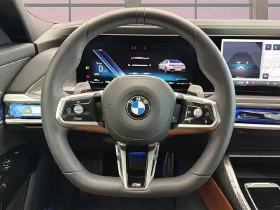 2026 بي ام دبليو الفئة السابعة 735أي