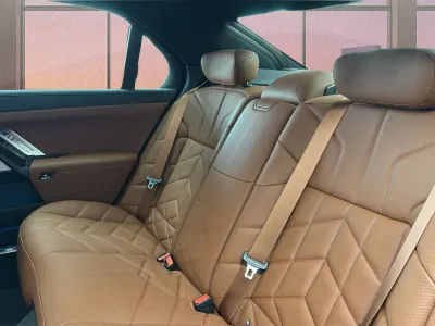 2026 بي ام دبليو الفئة السابعة 735أي