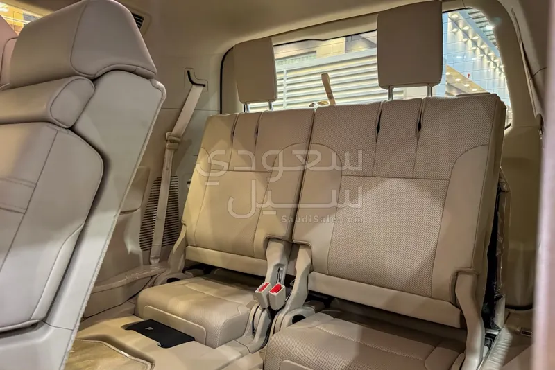 2023 تويوتا لاند كروزر في اكس ار
