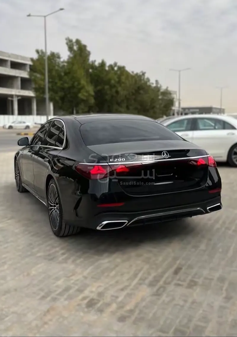 2025 مرسيدس - بنز إي 200