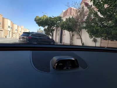 2025 مرسيدس - بنز إي 200