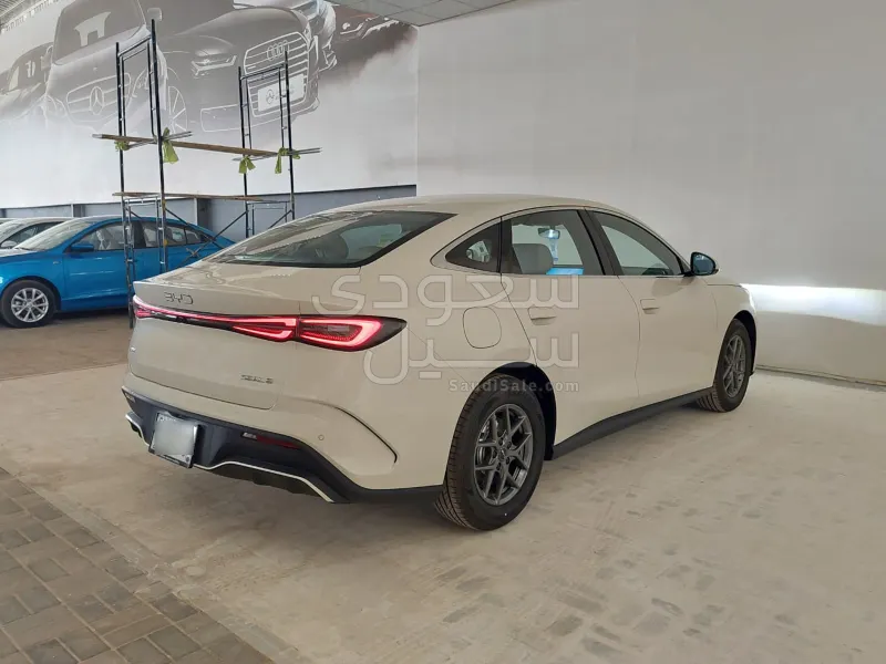 2027 بي واي دي سيل